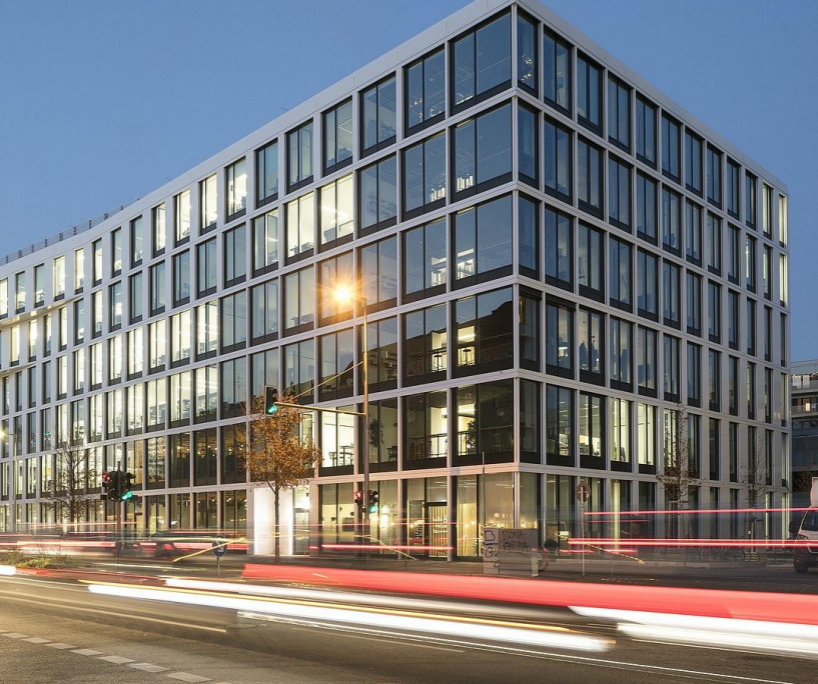 Außenansicht - Arbeiten in Mitte – Büro sucht neuer Mieter