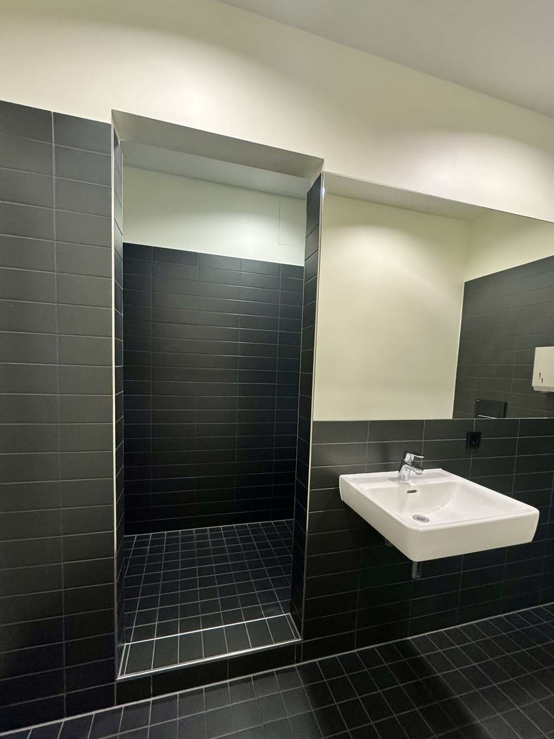 Bild - Bürofläche und Ladenfläche in Tiergarten zu vermieten