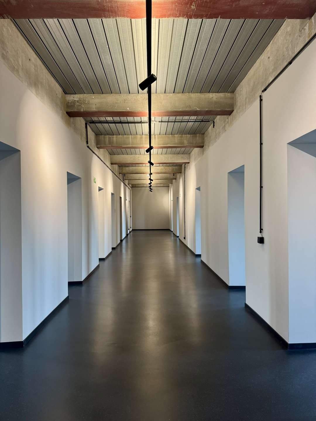 Bild - Bürofläche und Ladenfläche in Tiergarten zu vermieten