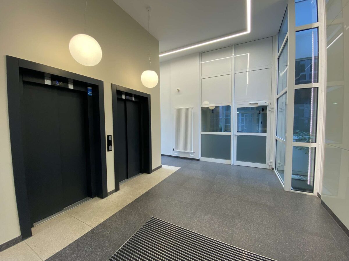 Foyer Altbau / Pandabau