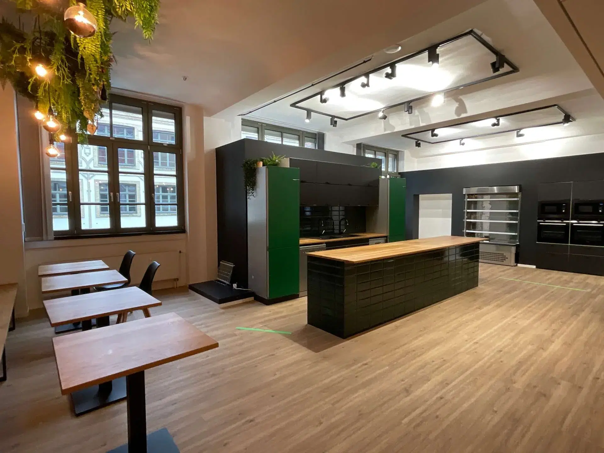 Büro mit offenen Arbeitsbereichen und Loungeküche, 10245 Berlin, Bürofläche