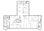 Grundriss eines Büros mit Konferenzräumen, offenen Arbeitsbereichen, Lounge und Küche.