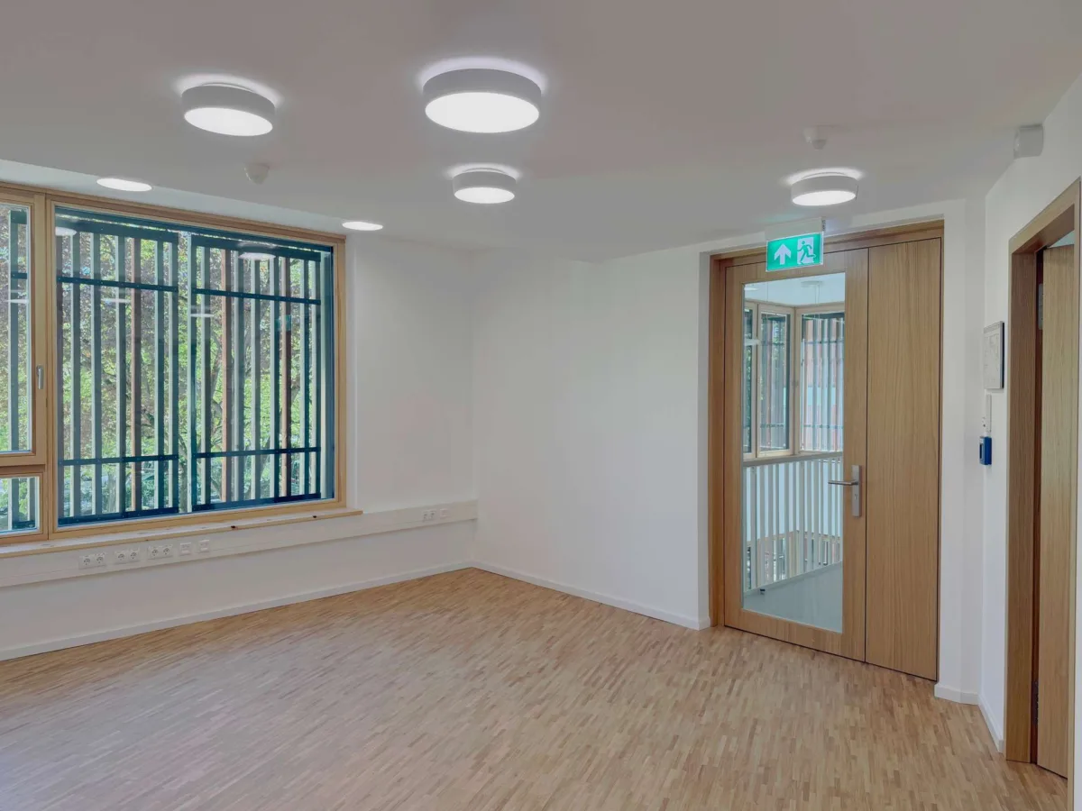 Büroraum am Treppenhaus