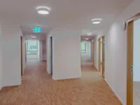 Flur und Bürozugänge