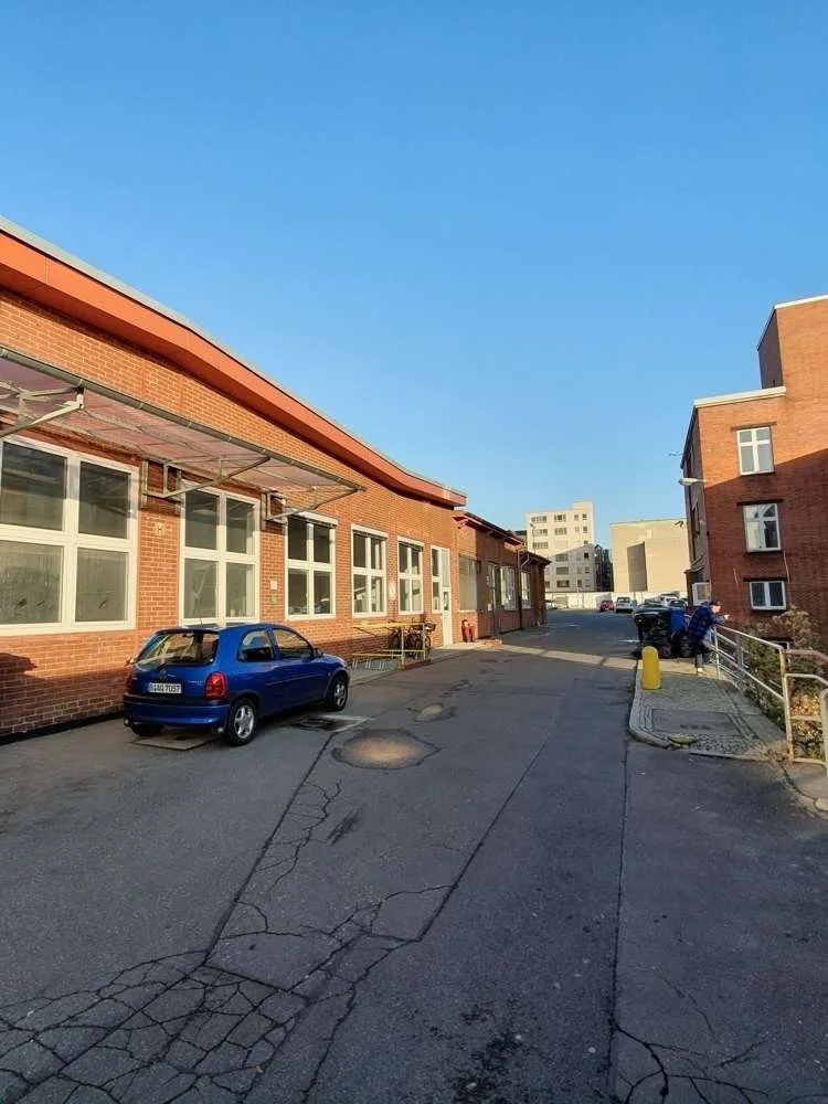 Außenansicht Hallentrakt