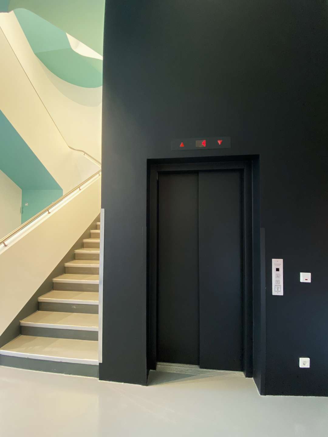 Haus C_Aufzug - Schöne Büroflächen in Mitte