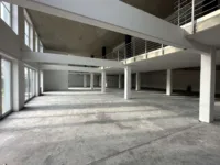 Offene Gewerbefläche mit Galerie