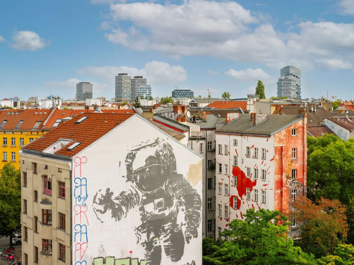 Ausblick über Kreuzberg mit Fassadenkunst