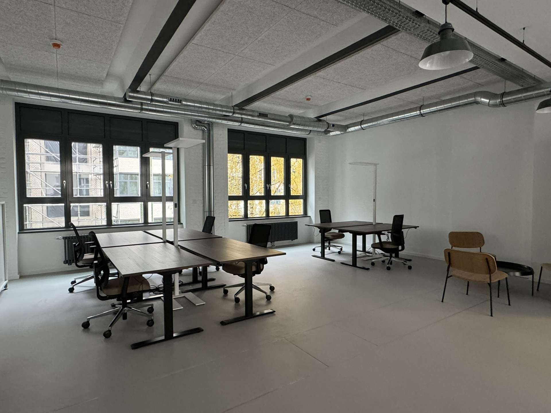 Showroom - Industrieloft mit stylishen Büroräumen