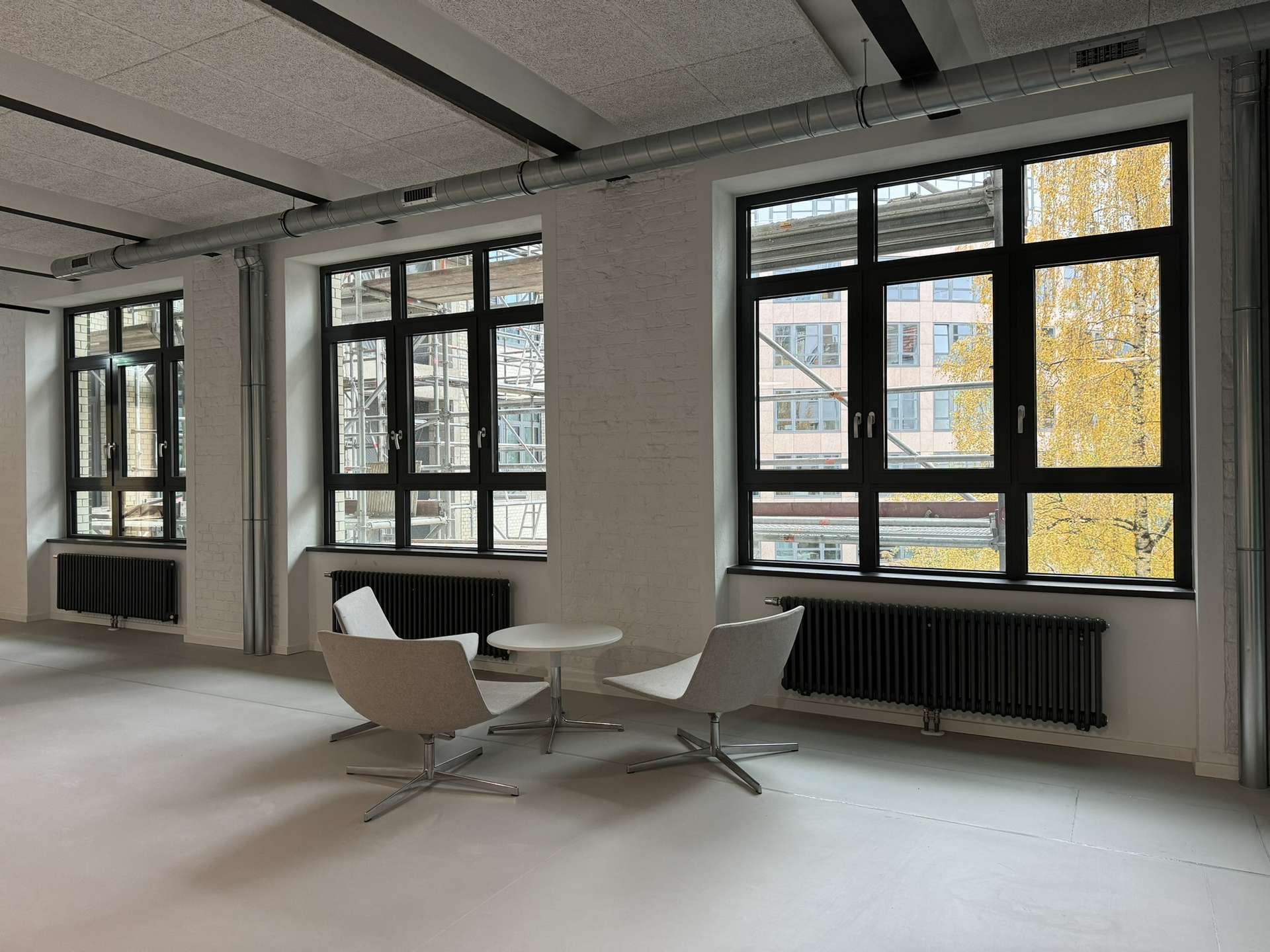 Showroom - Industrieloft mit stylishen Büroräumen