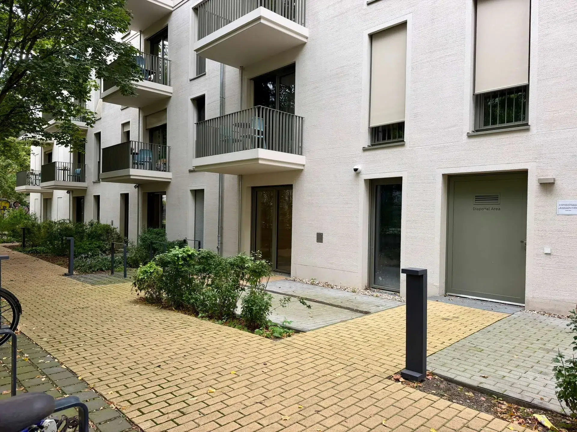 Helle Gewerbefläche mit separatem Eingang, 12055 Berlin, Ladenlokal