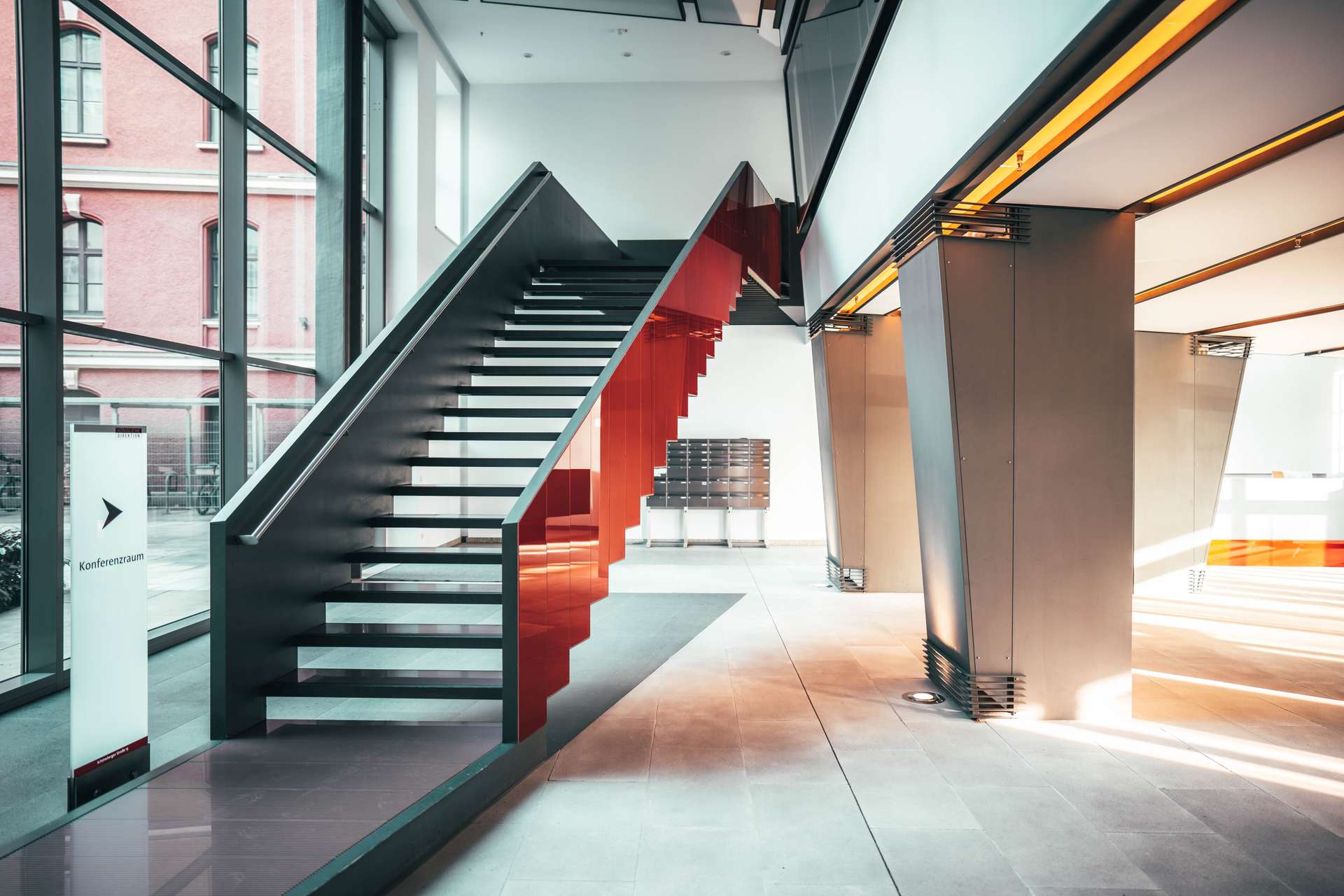 Innenansicht ©JLL - Moderne Büros am Tempelhofer Ufer