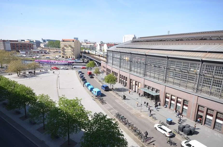 Ausblick auf den Bahnhof Friedrichstraße