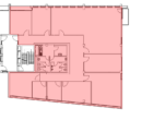 Grundriss eines Gebäudes mit Fluren und mehreren Räumen in Rot markiert. Türen und Treppen sichtbar.